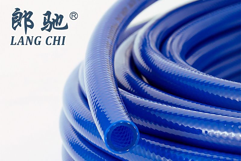 為什么PU管需要帶套筒護罩的旋轉(zhuǎn)接頭